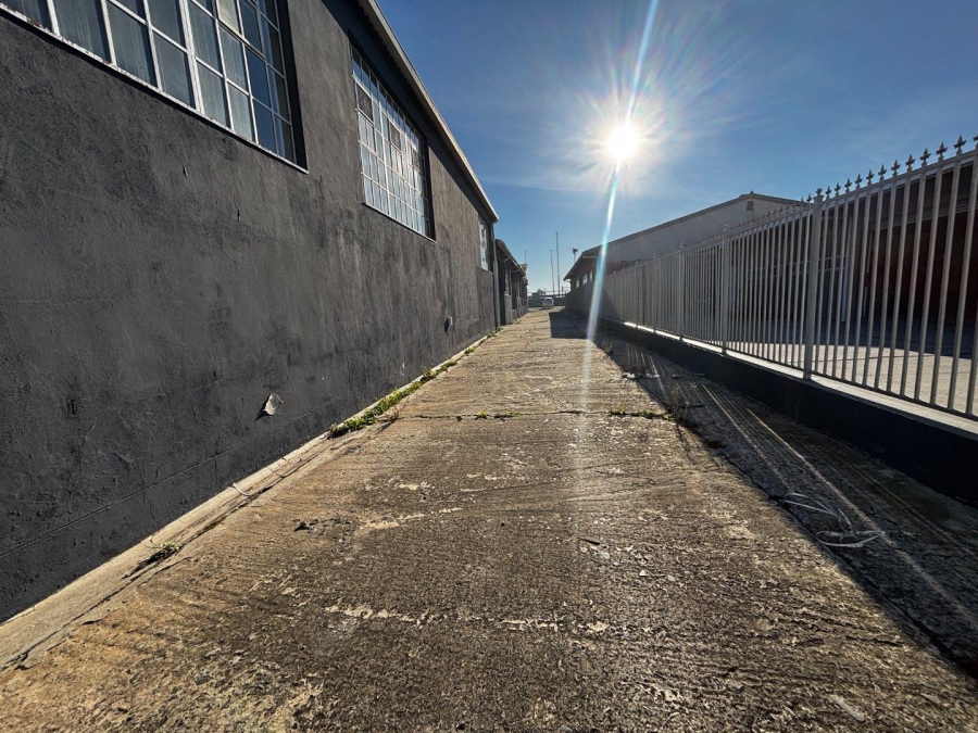 To Let commercial Property for Rent in Paarden Eiland Western Cape